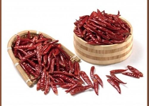 Chilis rojos enteros secos nutritivos picantes y ricos en vitamina C