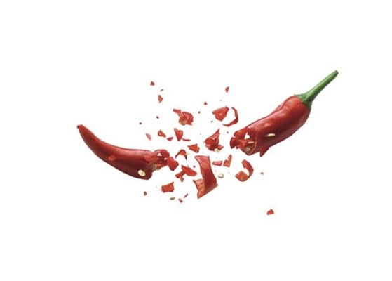 Pimienta de chile, polvo de frutas y verduras con capas enteras de chile