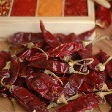 Experimenta la riqueza del chile Yidu suave chiles secos 7-15 cm de largo picante 200g